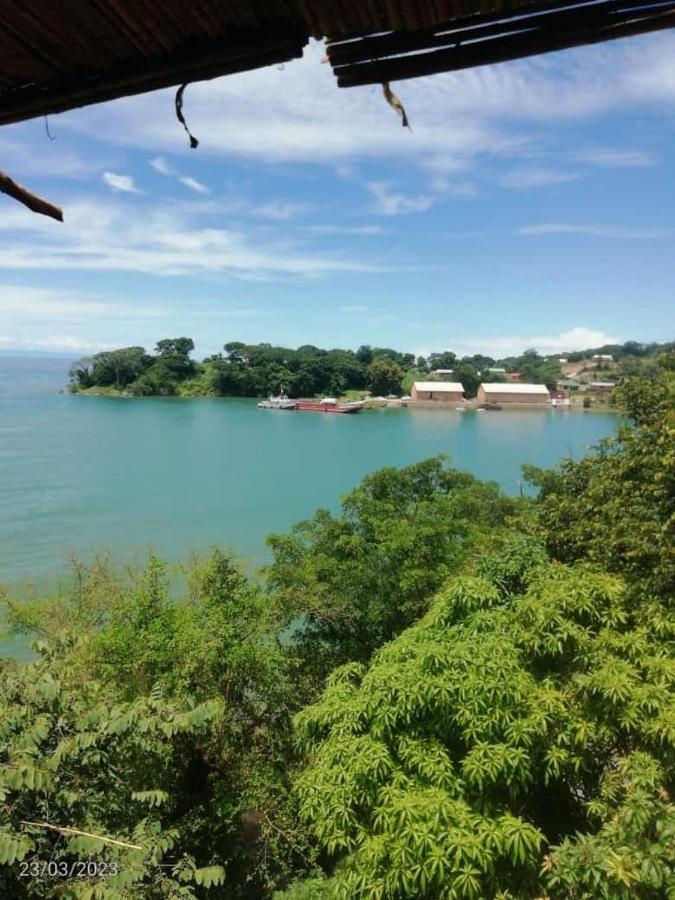 Soul Rebel Lodge & Backpackers Nkhata Bay Exterior foto